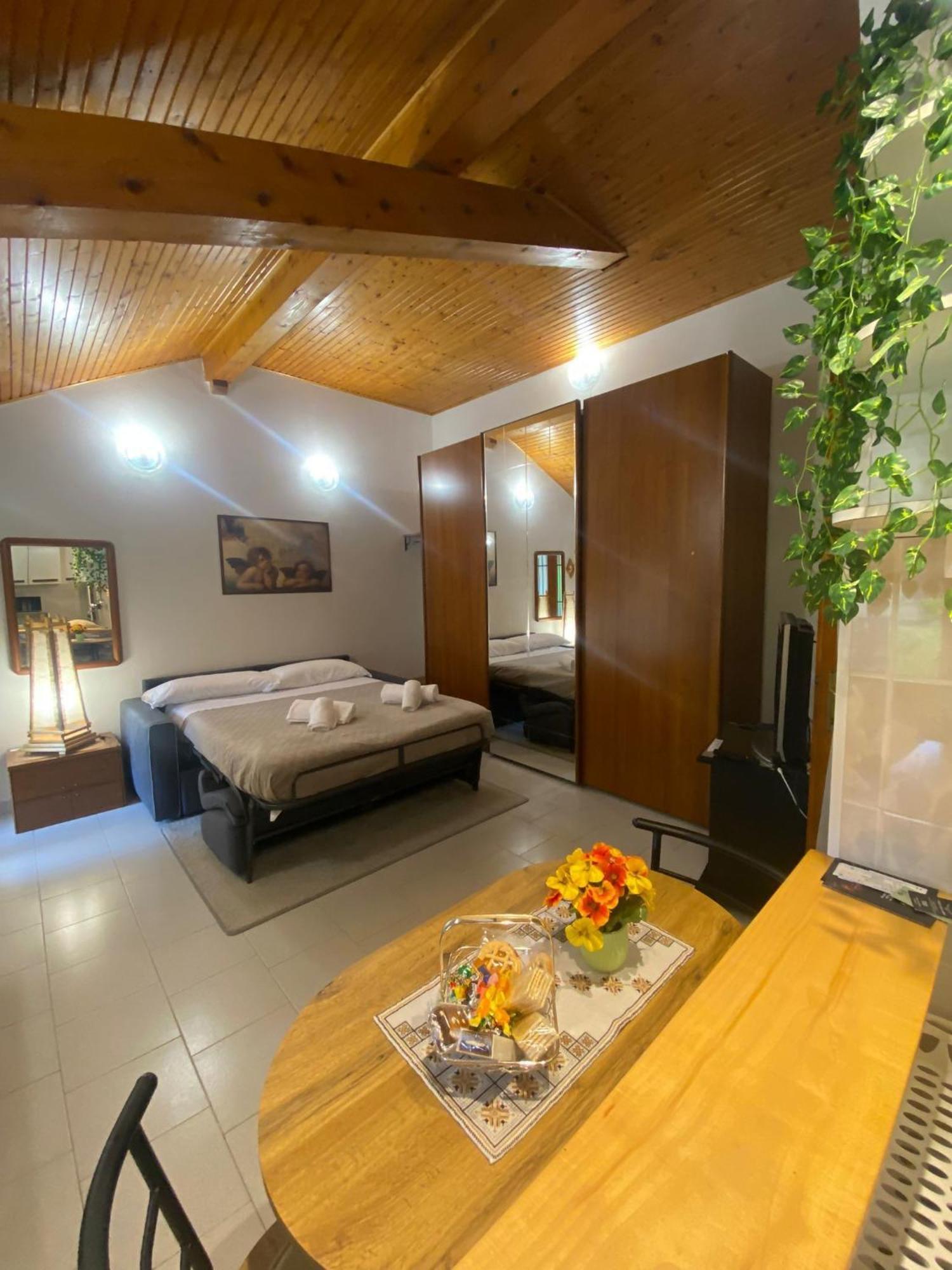 La Corte Dei Torri Loft On The Lake Oliveto Lario Exteriör bild